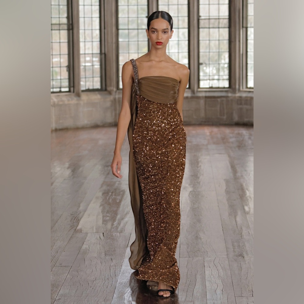 RUNWAY Badgley Mishcka Sequin Velvet Gold
Brown Formal Evening Gown Dress